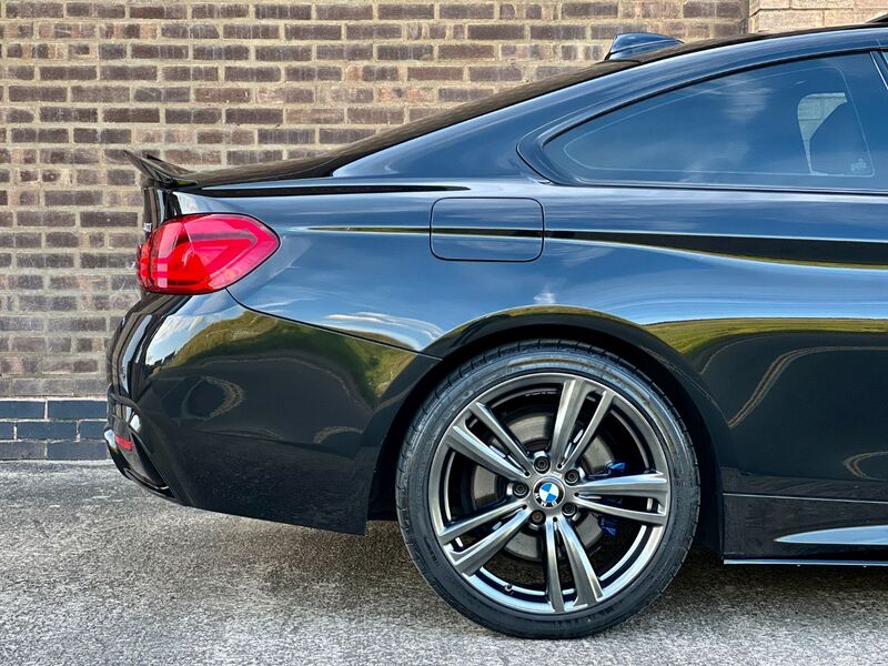 BMW 4 SERIES