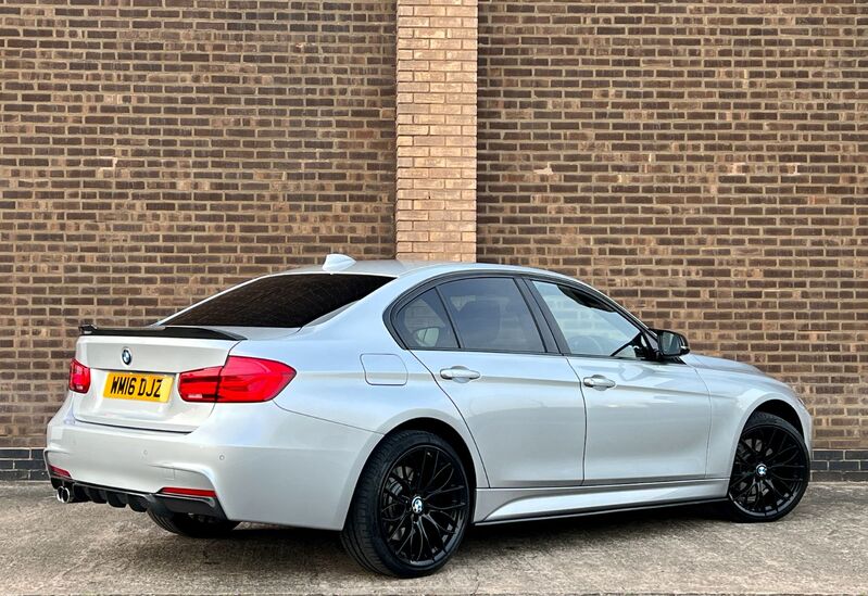 BMW 3 SERIES