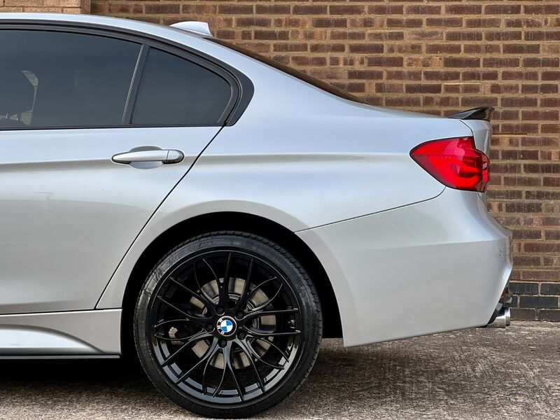 BMW 3 SERIES