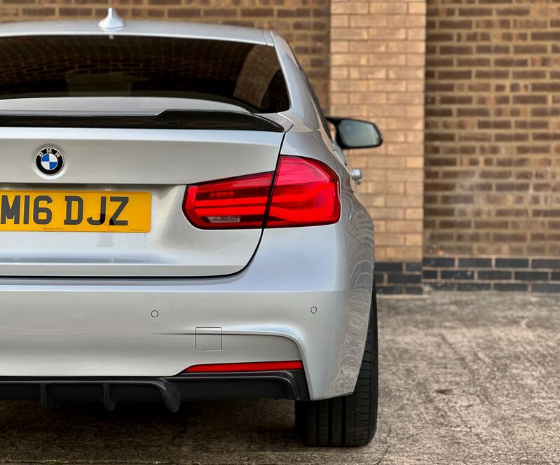 BMW 3 SERIES